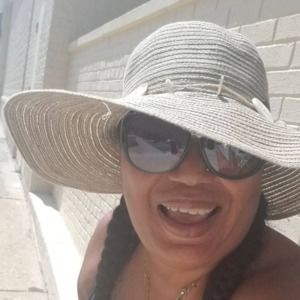 Meet your Posher, April